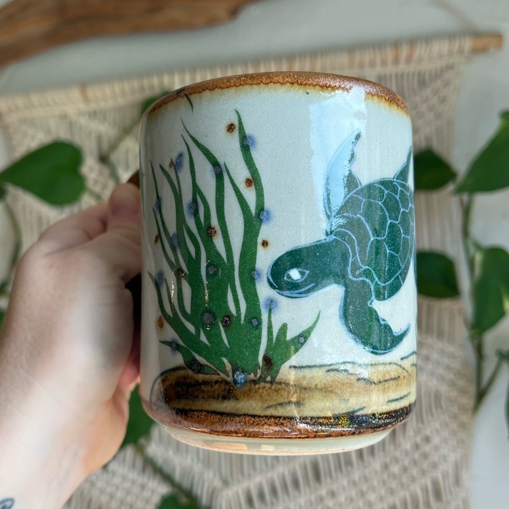 Vintage Mexican Pottery Mug 🐢 Hand Painted Sea Turtle Ocean Design – Mexico - Picture 5 of 10